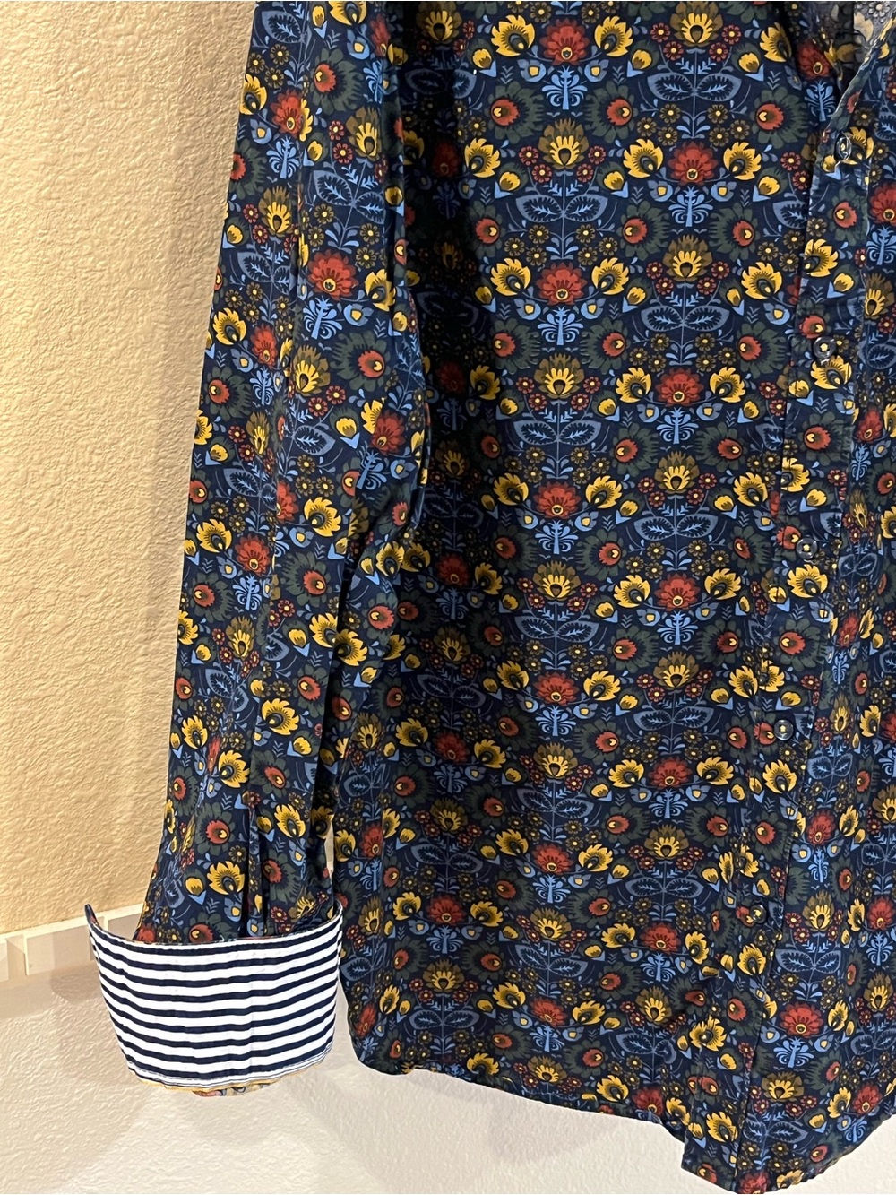 Porter & Ash Floral Print Button-Up shirt. 100% cotton. Navy blue yellow red. L - Picture 7 of 10